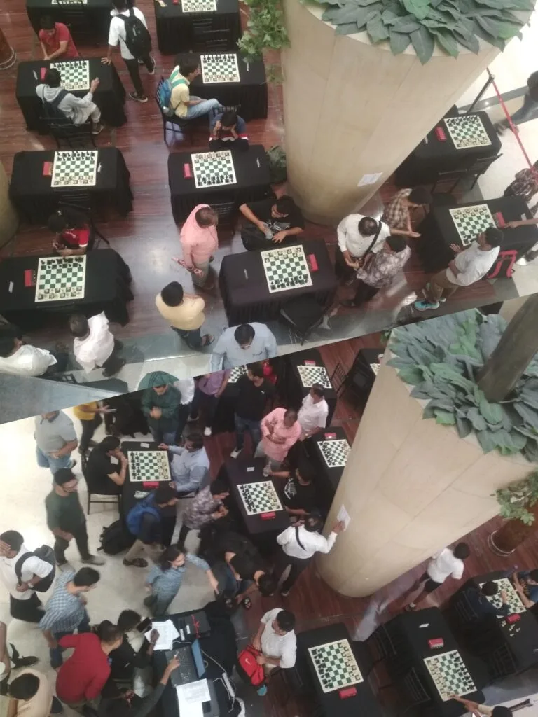 Waiting for the 4th round's pairing list.